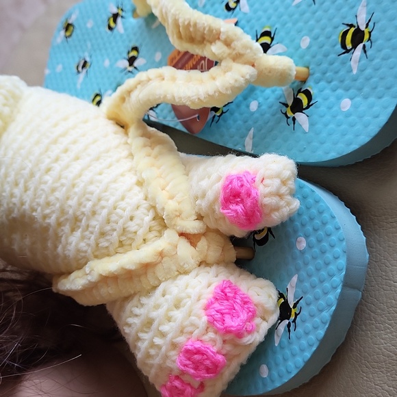 2 piece bundle, Flip flop shoe, scrunchie, handcrafted crochet,yellow blue white - Picture 3 of 11